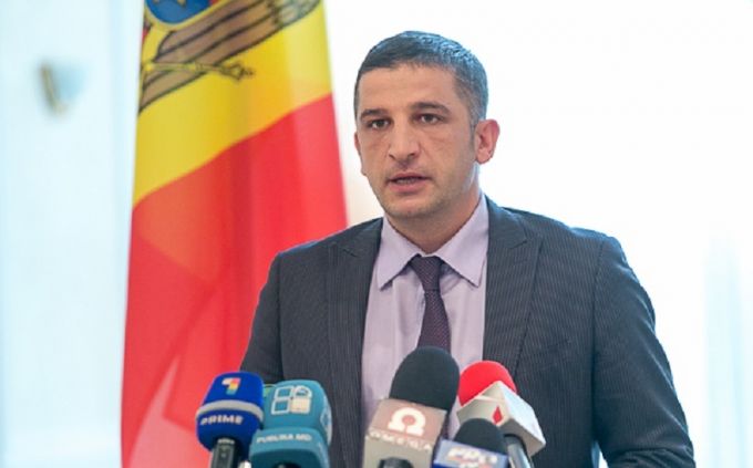 Vlad Ţurcanu rămâne în cursa electorală. Demersul socialiştilor a fost respins