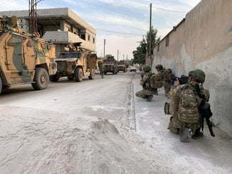 Forţele turce şi forţele kurde siriene se acuză reciproc de încălcarea armistiţiului