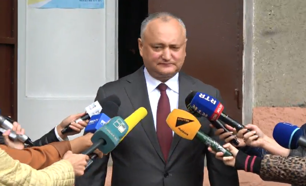 VIDEO. UPDATE. Preşedintele l-a îndemnat pe candidatul de la Primăria Chişinău care va fi învins să-şi sune adversarul şi să-l felicite