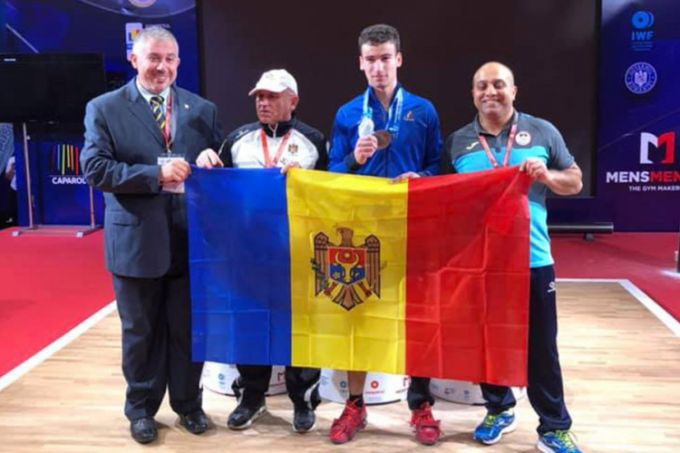 Halterofilul Marin Robu a devenit vicecampion european printre juniori