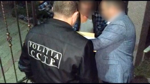 Membrul al unei grupări criminale, reţinut pentru organizarea migraţiei ilegale în Cehia. 30 de persoane au devenit victimele lui