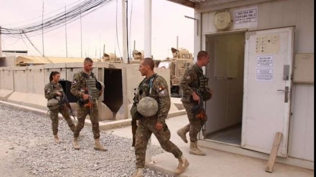 Militarii din Batalionul ''Vulturii Negri'' au votat în Kandahar