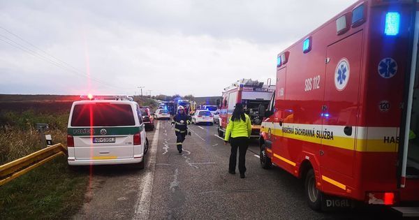Slovacia: Cel puţin 13 morţi şi 20 de răniţi într-un accident rutier