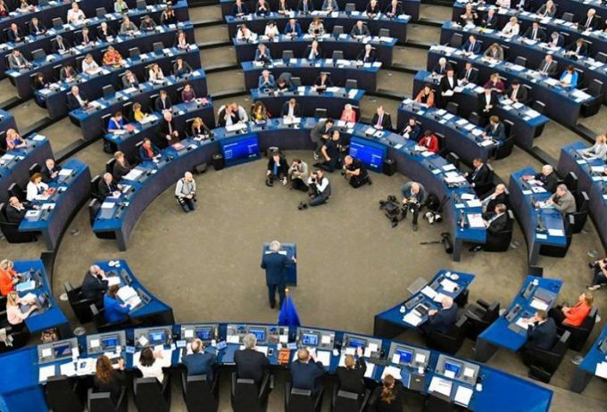 Învestirea noii Comisii Europene ar putea fi amânată din cauza Marii Britanii