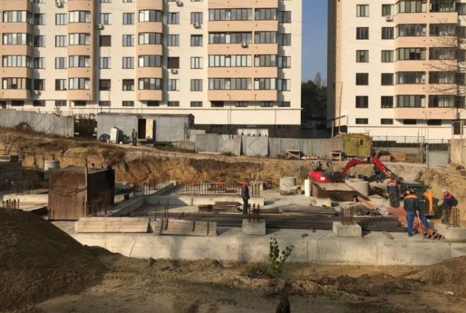 Ion Ceban a suspendat autorizaţia pentru construcţia unui bloc de locuinţe multietajat din Calea Ieşilor