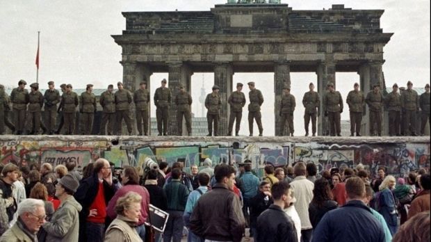 30 de ani de la căderea Zidului Berlinului. Finalul unui capitol amar al Războiului Rece