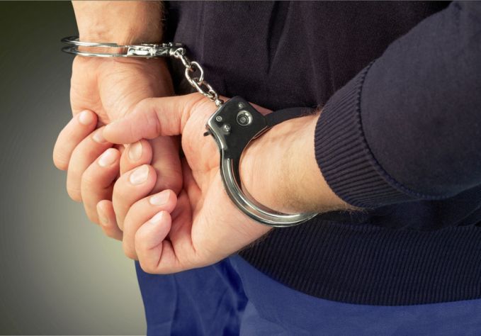 Un bărbat din Chişinău, aflat în căutare şi condamnat la 6 ani de închisoare, a fost reţinut