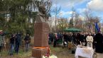 FOTO. De Ziua Naţională a României, la Chişinău a fost dezvelit bustul poetului Dumitru Matcovschi