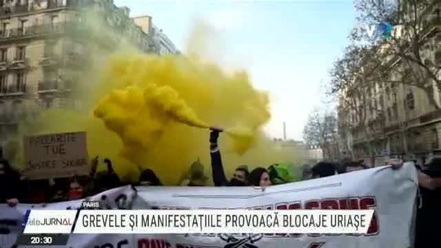 Grevele şi manifestaţiile provoacă blocaje uriaşe în Franţa. Prima opinie de la preşedinte, după izbucnirea conflictului