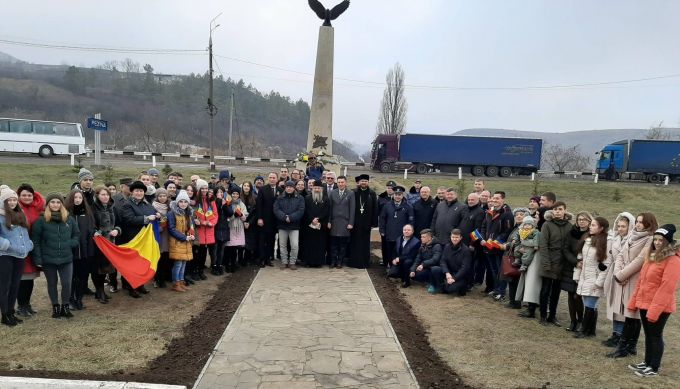 Un monument dedicat eroilor români căzuţi în Primul Război Mondial a fost inaugurat la Rezina