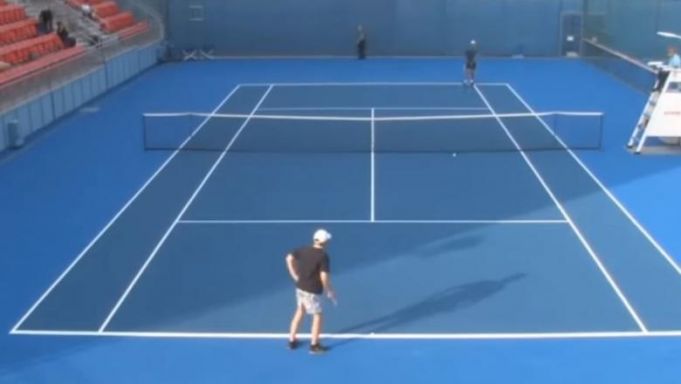 VIDEO. Meci de tenis bizar, la Doha. Un jucător a pierdut toate punctele şi este suspectat că nu a mai pus piciorul pe teren