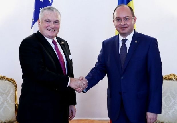 Noul ambasador al Statelor Unite la Bucureşti a fost primit de ministrul Afacerilor Externe