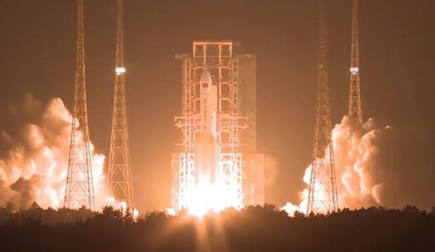 China şi-a lansat cu succes în spaţiu cea mai puternică rachetă