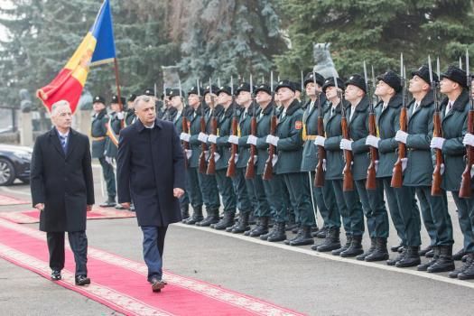 Premierul Ion Chicu, către militarii care pleacă în Kosovo: „Suntem siguri că veţi acţiona astfel încât numele R. Moldova să fie asociat cu termeni precum demnitate şi siguranţă”