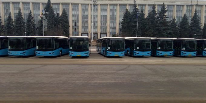 FOTO. Autobuzele procurate de Primărie au ajuns la Chişinău