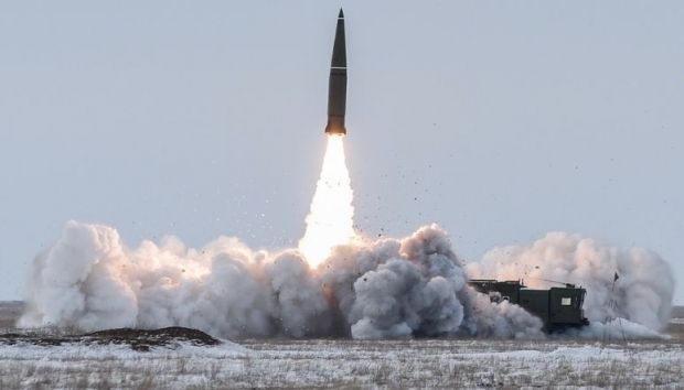 Rusia îşi suspendă participarea la Tratatul privind Forţele Nucleare Intermediare, ca ripostă la decizia SUA de a se retrage din tratat