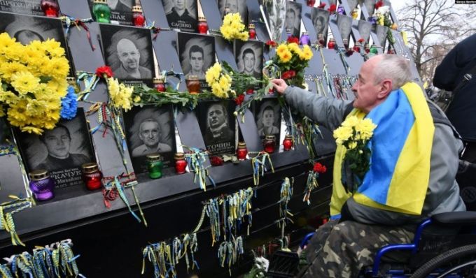 Amnesty International critică autorităţile ucrainene pentru eşecul investigării dosarelor protestatarilor de pe Maidan