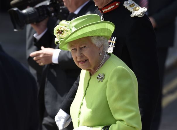 Plan de urgenţă: Ce s-ar întâmpla cu regina Marii Britanii în caz de revolte în legătură cu Brexit