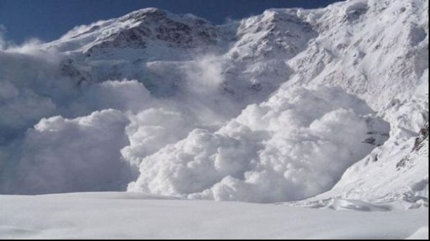 Cel puţin 10 persoane au decedat în Alpi în urma avalanşelor din acest weekend