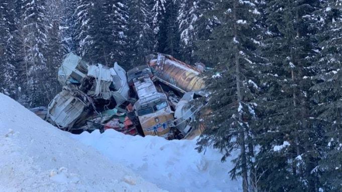 FOTO. Cel puţin trei morţi în urma unui accident feroviar produs în Canada