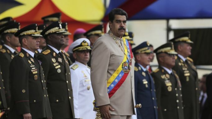 Nicolas Maduro ameninţă cu izbucnirea unui război civil şi avertizează SUA