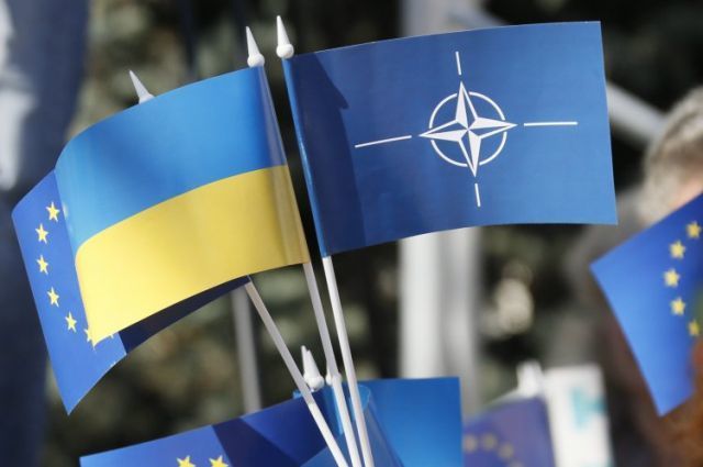 Kievul merge spre NATO şi UE. Constituţia Ucrainei a fost modificată