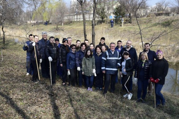 Angajaţii S.A. „Apă-Canal Chişinău” s-au alăturat campaniei de salubrizare a râului Bîc
