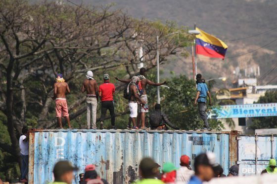 Criza din Venezuela. Industria petrolieră riscă să intre în colaps