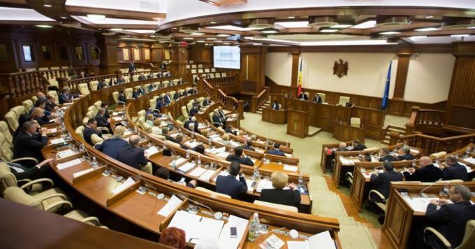 FOTO. Formula de amplasare a fracţiunilor în sala Legislativului, făcută publică. "ACUM: Partidul Şor trebuie să stea în miezul alianţei fireşti dintre PD şi PSRM"