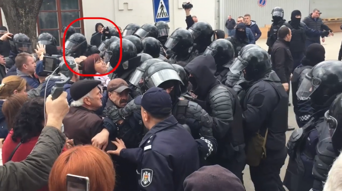 ONG-urile pentru apărarea drepturilor omului condamnă intervenţia poliţiei împotriva manifestanţilor, la Orhei