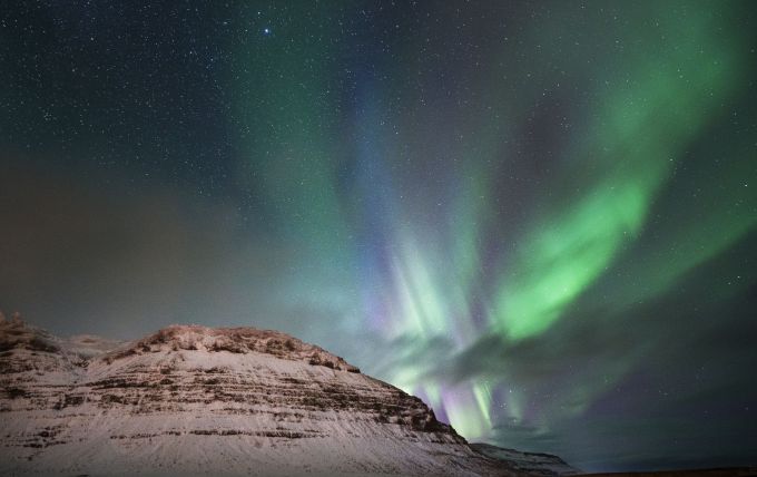 Aurora boreală ar putea fi vizibilă în weekend în Marea Britanie