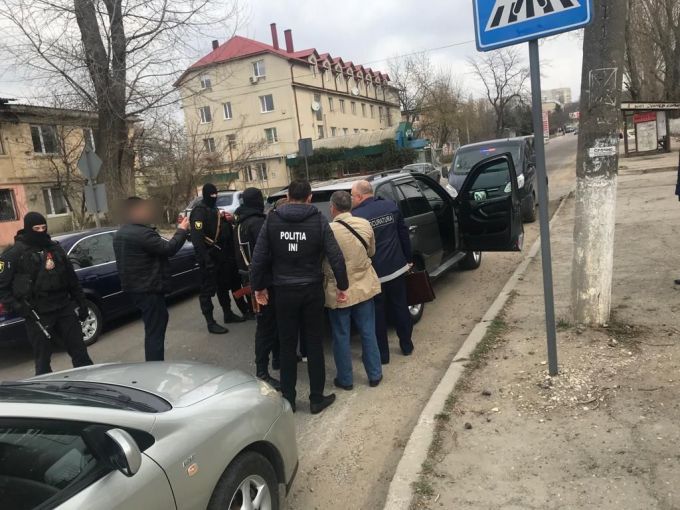 Membrii unui grup criminal din sudul R. Moldova au fost reţinuţi pentru şantaj