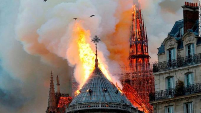 Ce spun procurorii francezi despre incendiul de la Notre Dame