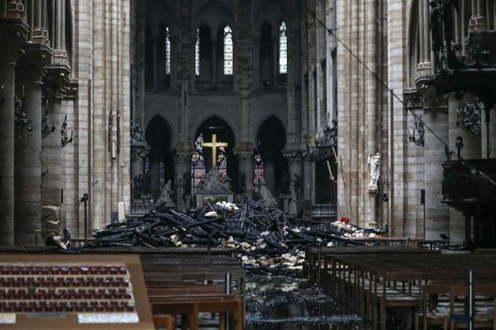 Noi detalii privind incendiul de la Notre-Dame. Anchetatorii sunt aproape de a stabili cauza dezastrului