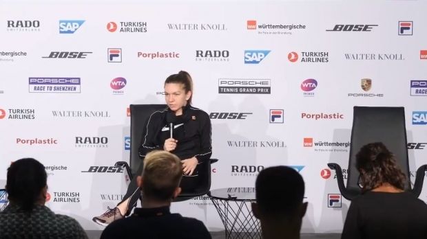 Simona Halep s-a retras de la turneul de la Stuttgart, acuzând dureri la şold după accidentarea din meciul de Fed Cup