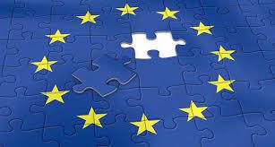 Sondaj: Dezintegrarea UE în următorii 20 de ani, o posibilitate realistă pentru mulţi europeni