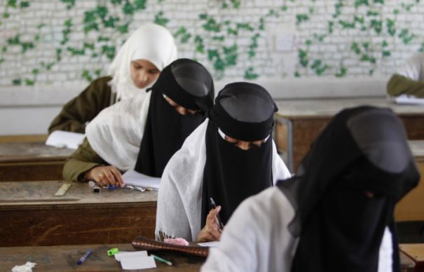 După Austria, Germania are în vedere interzicerea portului vălului islamic în şcoli