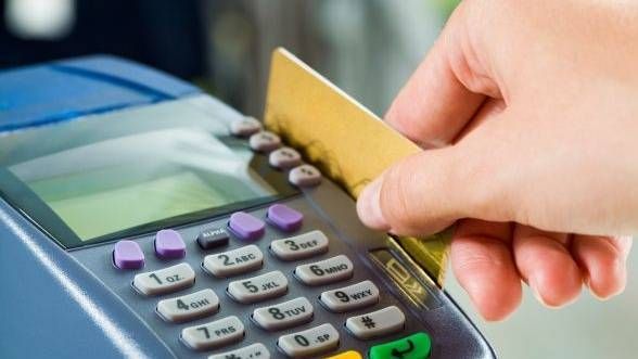 BNM propune reducerea comisioanelor la achitarea cu cardul