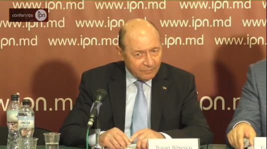 Traian Băsescu explică de ce românii din R. Moldova trebuie să iasă la vot pe 26 mai: „Este esenţial”