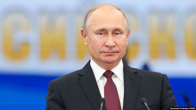 Vladimir Putin nu intenţionează să-l felicite pe Volodimir Zelenski pentru învestirea în funcţie