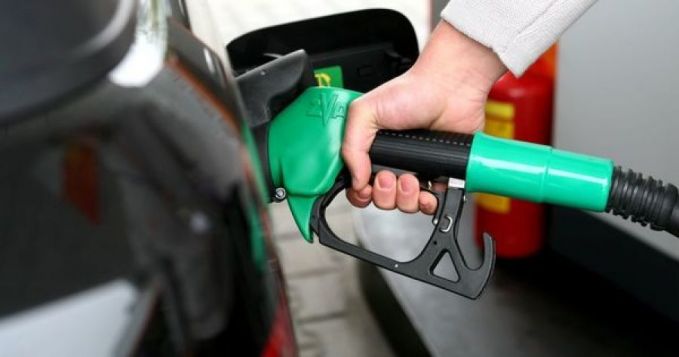 Petroliştii cer să nu se mai facă presiuni asupra lor, „pentru a nu provoca o eventuală criză a combustibilului în ţară”