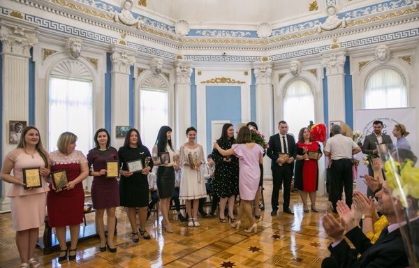 Au fost desemnaţi cei mai buni pedagogi ai anului de studii 2018-2019 din Republica Moldova