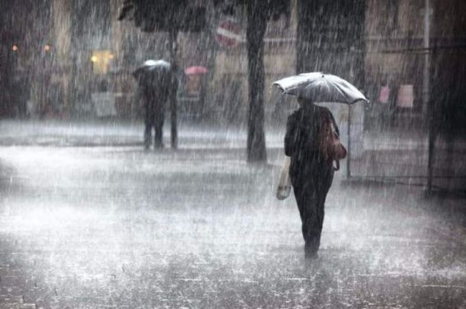 Meteorologii au anunţat cod galben de ploi şi vijelii