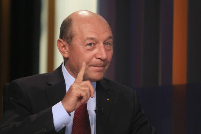 Traian Băsescu: Politicienii din ACUM au o ţară care la un moment dat poate să ceară sacrificii. Nu trebuie cedat politic