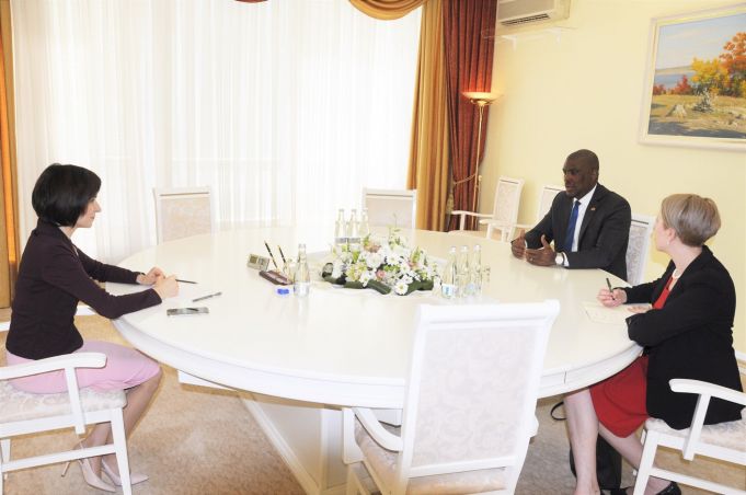 Premierul Maia Sandu s-a întâlnit cu ambasadorul SUA la Chişinău