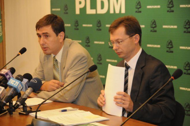 Veaceslav Negruţă şi Veaceslav Ioniţă sunt aşteptaţi luni la Comisia de anchetă în cazul furtului miliardului