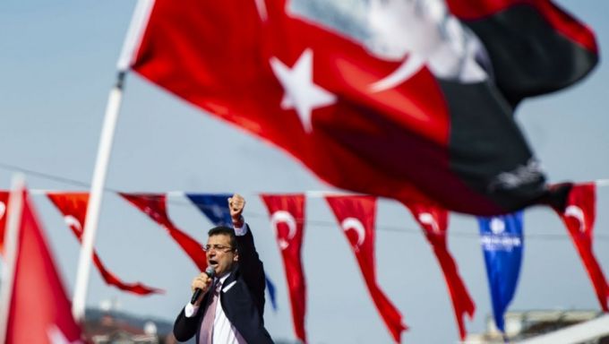Locuitorii oraşului Istanbul revin astăzi la urne pentru a-şi alege primarul