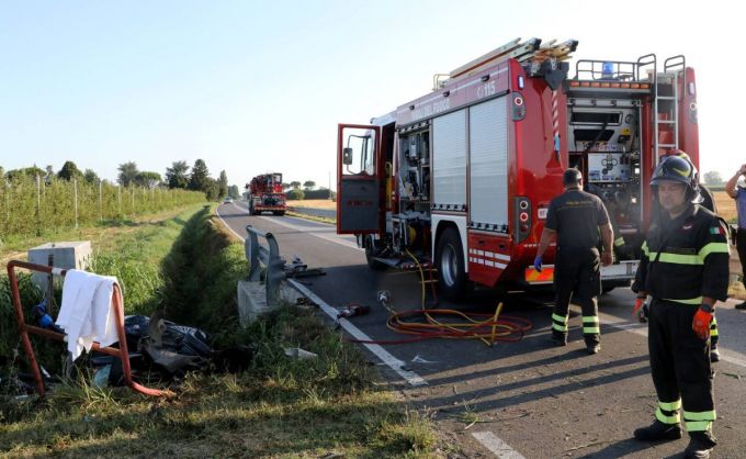 FOTO. Patru români morţi într-un accident rutier în Italia. Cel mai tânăr avea doar 14 ani