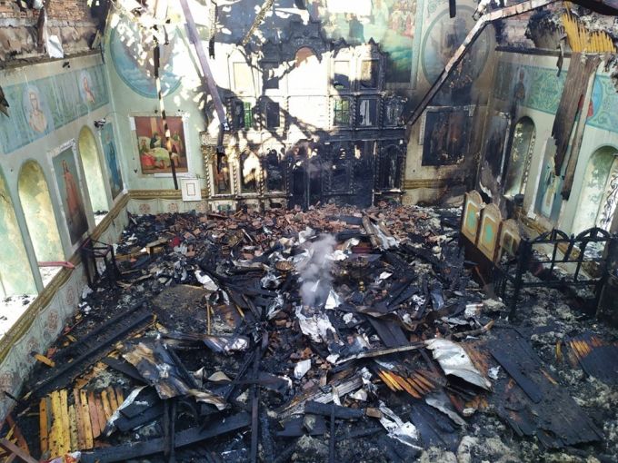Un incendiu a izbucnit ieri la o biserică din raionul Ocniţa. Flăcările au distrus 80% din acoperiş