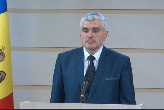 VIDEO. Alexandru Slusari, preşedintele Comisiei privind ancheta fraudei bancare, susţine un briefing de presă